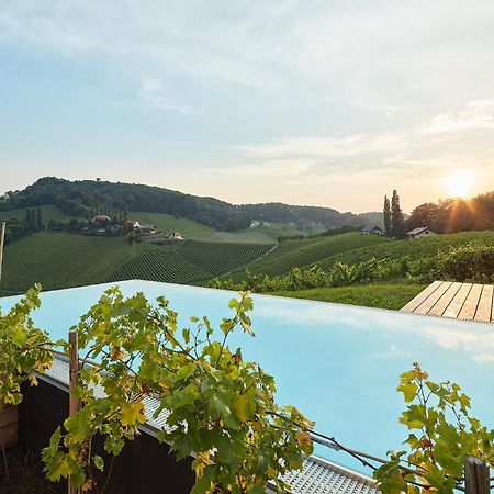 Hideaway An Der Weinstrasse - Pool & Sauna - Apartments Anderlage Spielfeld Luaran gambar
