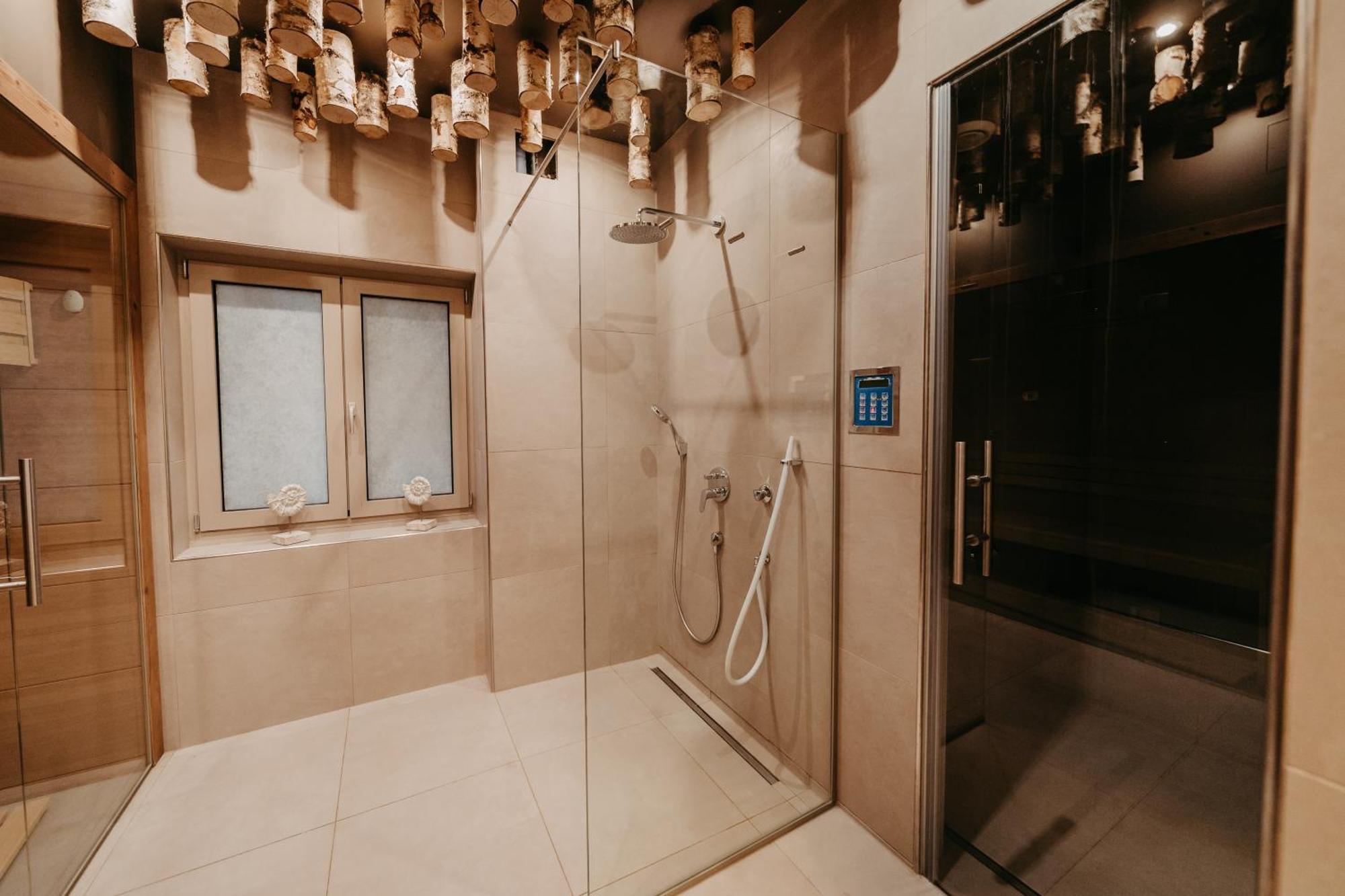 Hideaway An Der Weinstrasse - Pool & Sauna - Apartments Anderlage Spielfeld Luaran gambar