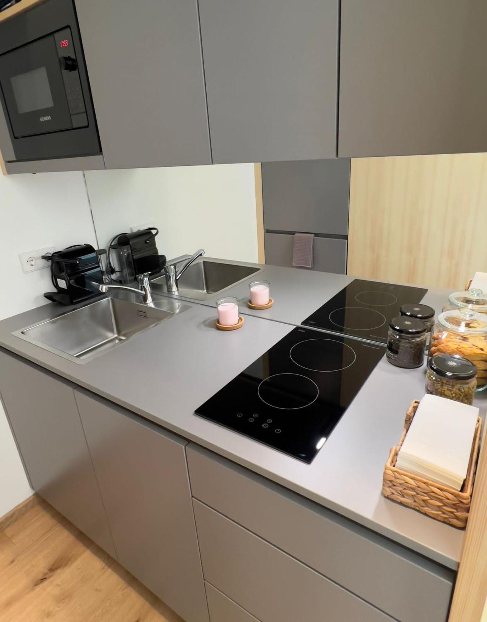 Hideaway An Der Weinstrasse - Pool & Sauna - Apartments Anderlage Spielfeld Bilik gambar