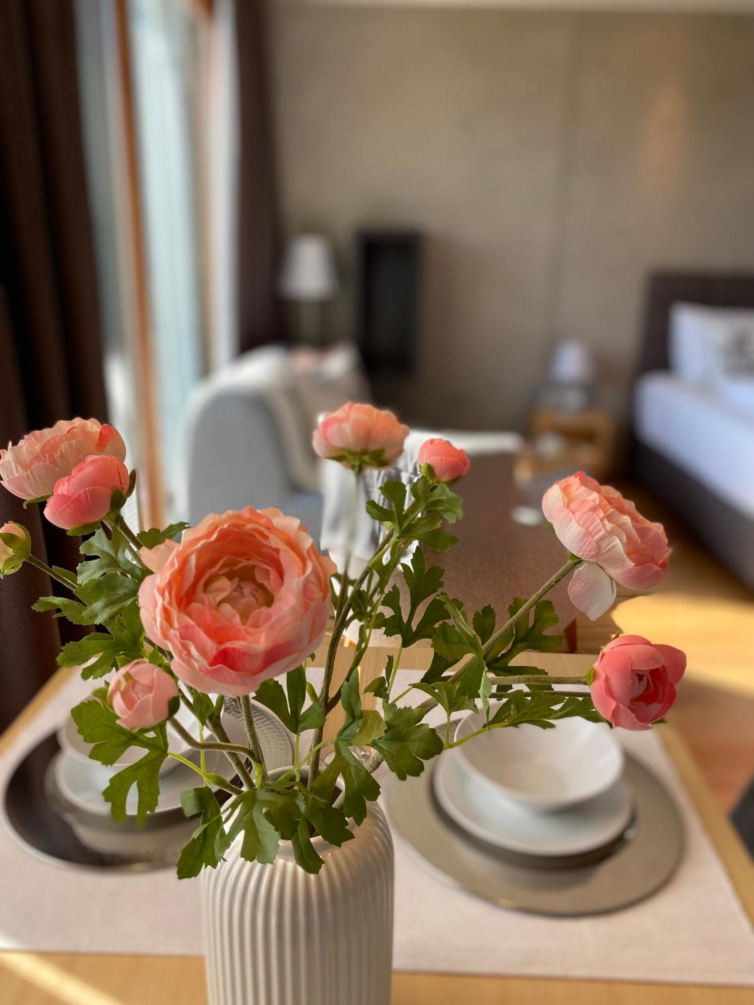 Hideaway An Der Weinstrasse - Pool & Sauna - Apartments Anderlage Spielfeld Bilik gambar